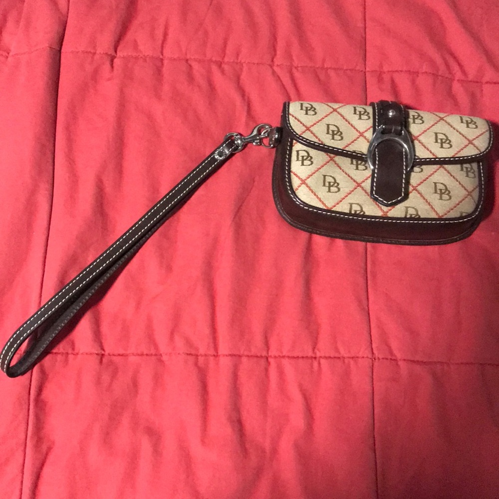 Dooney & bourke wristlet